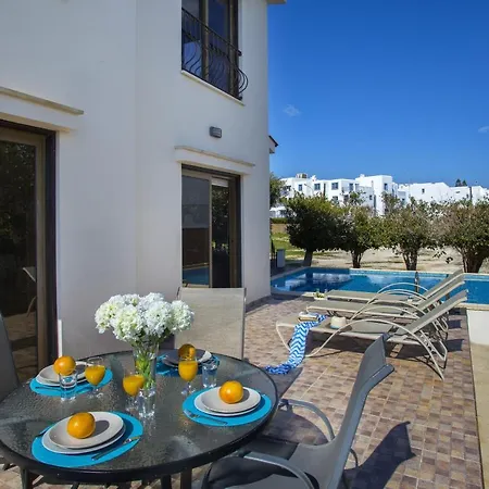 Willa Fig Tree Bay Buena *