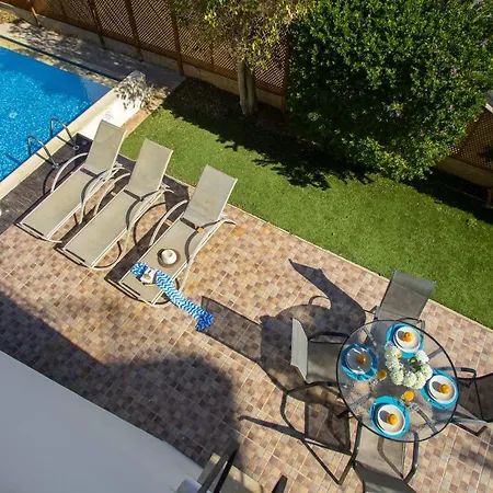 Fig Tree Bay Buena *