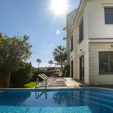 Villa Fig Tree Bay Buena Protaras