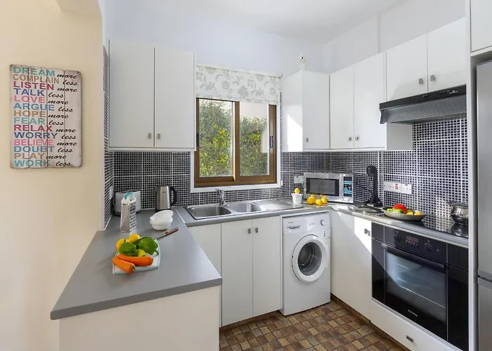 Fig Tree Bay Buena Villa Protaras